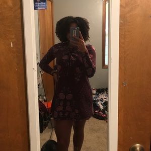 Long sleeve floral dress with lacing in the front